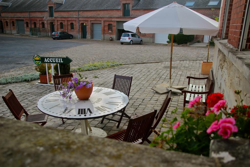 Ferme De Bonavis Bed & Breakfast Banteux Exterior photo