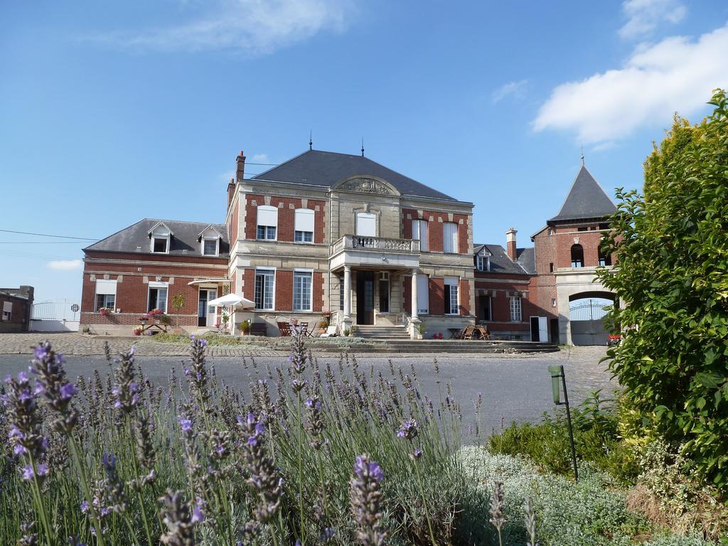 Ferme De Bonavis Bed & Breakfast Banteux Exterior photo