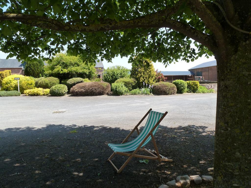 Ferme De Bonavis Bed & Breakfast Banteux Exterior photo
